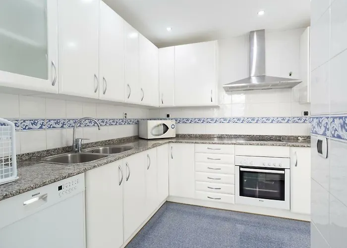 Luxury Duplex- 7 Minutes From The * 托雷莫利诺斯