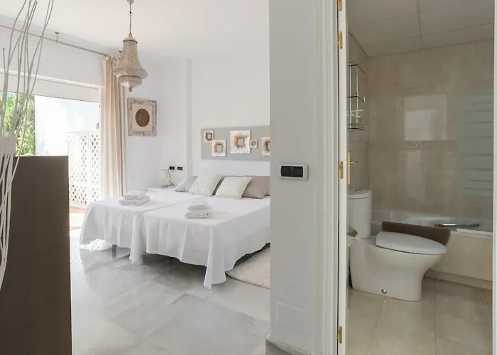 公寓 Luxury Duplex- 7 Minutes From The 托雷莫利诺斯