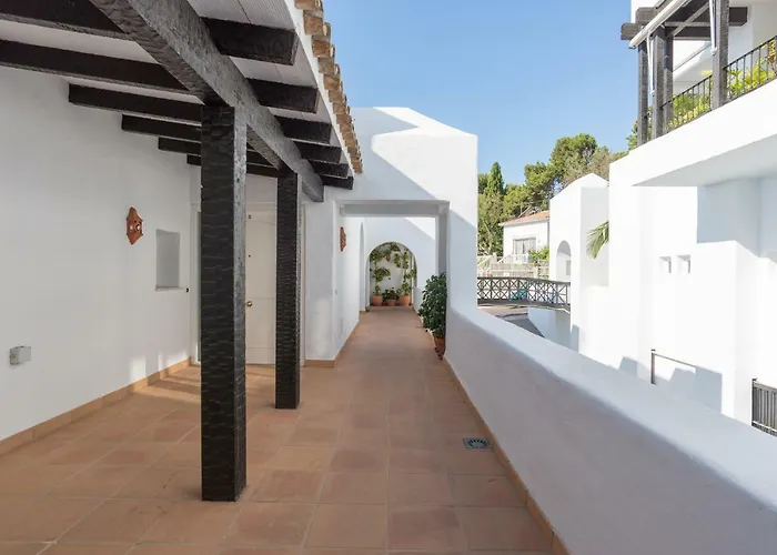 Luxury Duplex- 7 Minutes From The *