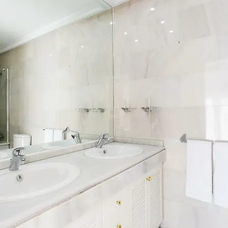 Luxury Duplex- 7 Minutes From The Apartment *