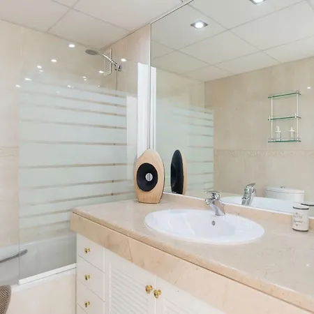 Luxury Duplex- 7 Minutes From The Daire Torremolinos
