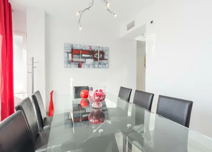 Luxury Duplex- 7 Minutes From The *