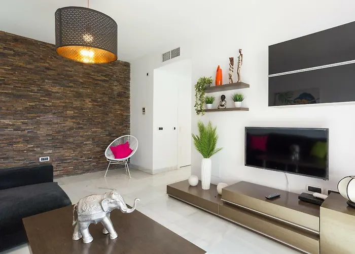 Luxury Duplex- 7 Minutes From The