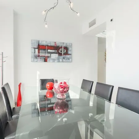 Luxury Duplex- 7 Minutes From The *