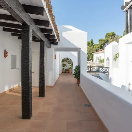 Luxury Duplex- 7 Minutes From The *