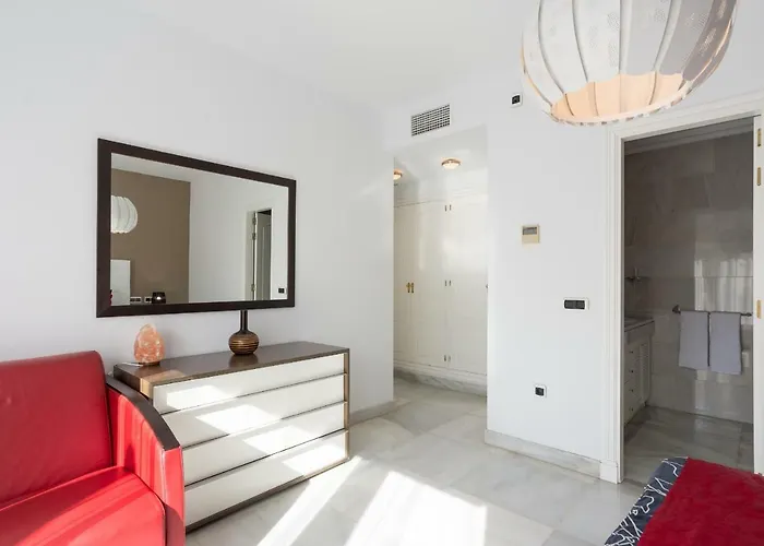 Luxury Duplex- 7 Minutes From The