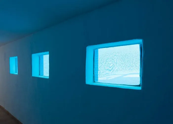 Luxury Duplex- 7 Minutes From The *