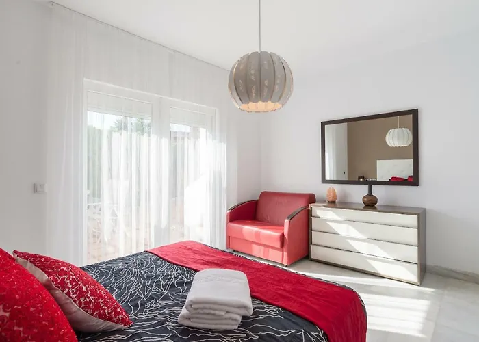 Luxury Duplex- 7 Minutes From The * Торремолинос