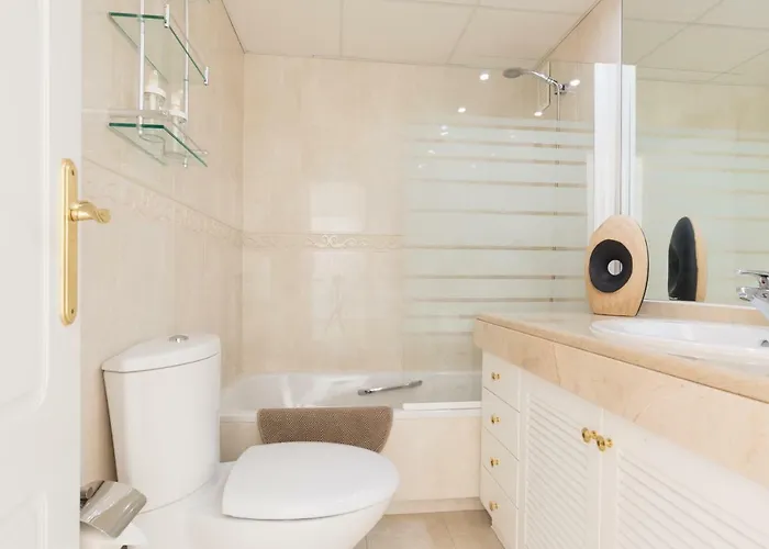 Апартаменты Luxury Duplex- 7 Minutes From The