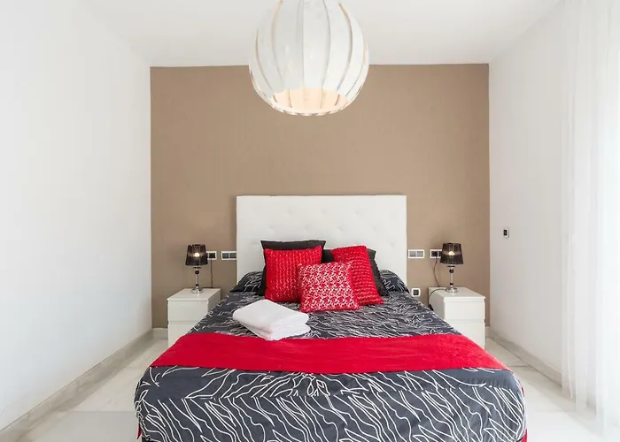 Luxury Duplex- 7 Minutes From The *